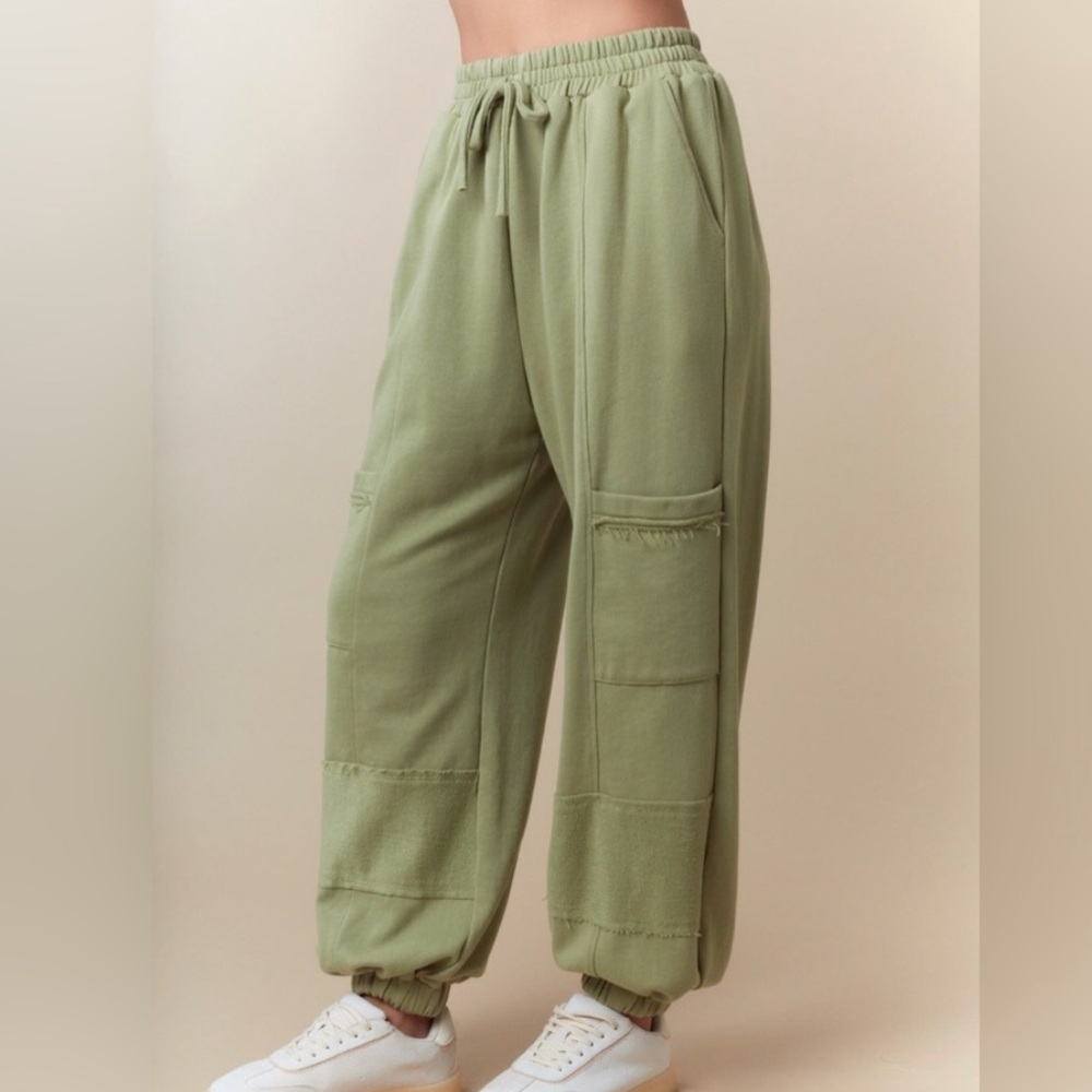 🚨 F5 only one large left set 2 pc new fantastic fawn sweatpants and sweatshirt - Picture 2 of 3